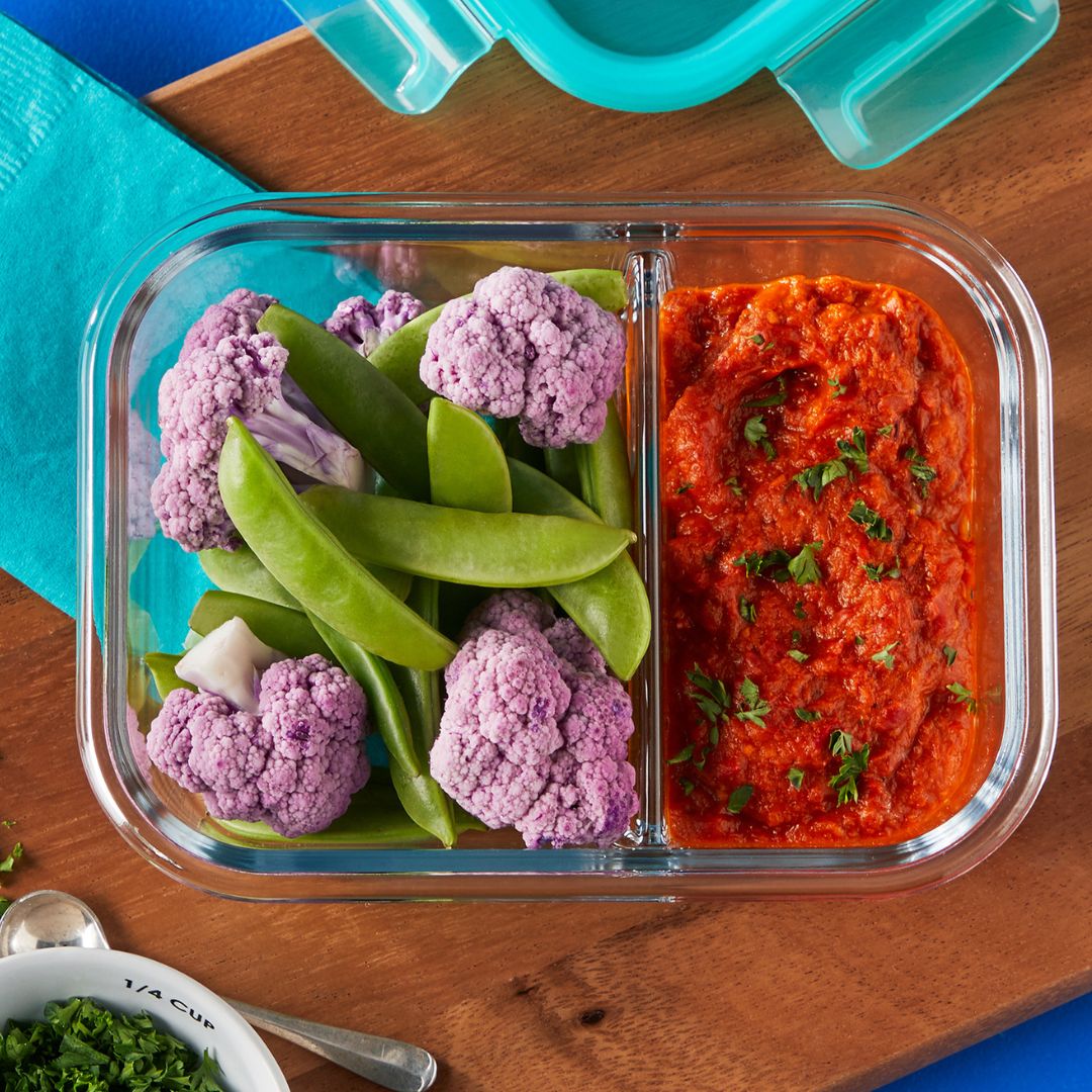 Pyrex? MealBox 4-cup Divided Glass Food Storage Container with Turquoise Lid - Image 2